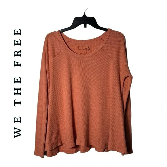 1831. WE THE FREE WAFFLE KNIT LONG SLEEVE‎ TOP SIZE MEDIUM ORANGE IN COLOR LOOSE - Picture 1 of 9